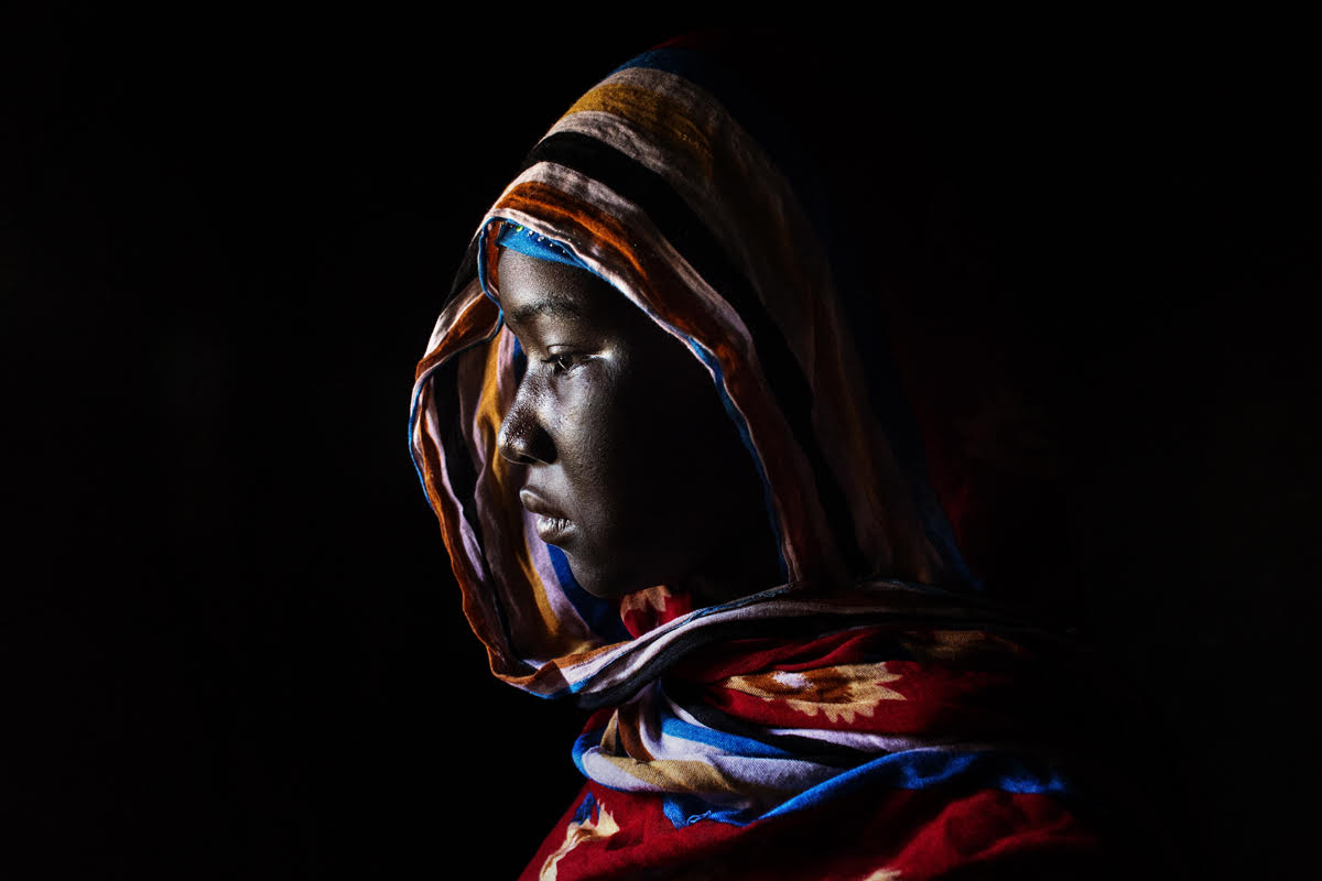 Haratin of Mauritania, descendant of the Black Moors, the historically enslaved population “owned” by the White Moors, a powerful minority. Living in villages in the countryside, She works a land which is not her and don’t receive a salary or any form of compensation. Mauritania 2013